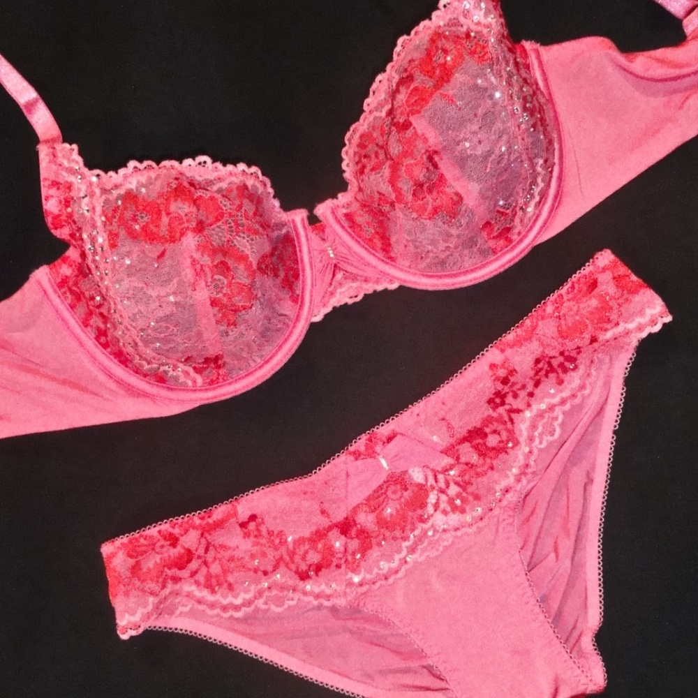 32DD, S NWT Victoria's Secret Desire Set Unlined Demi Bra, Bikini Panty Pink Red